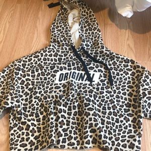 Cheetah printed cropped hoodie